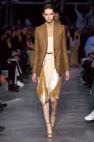 Look 82